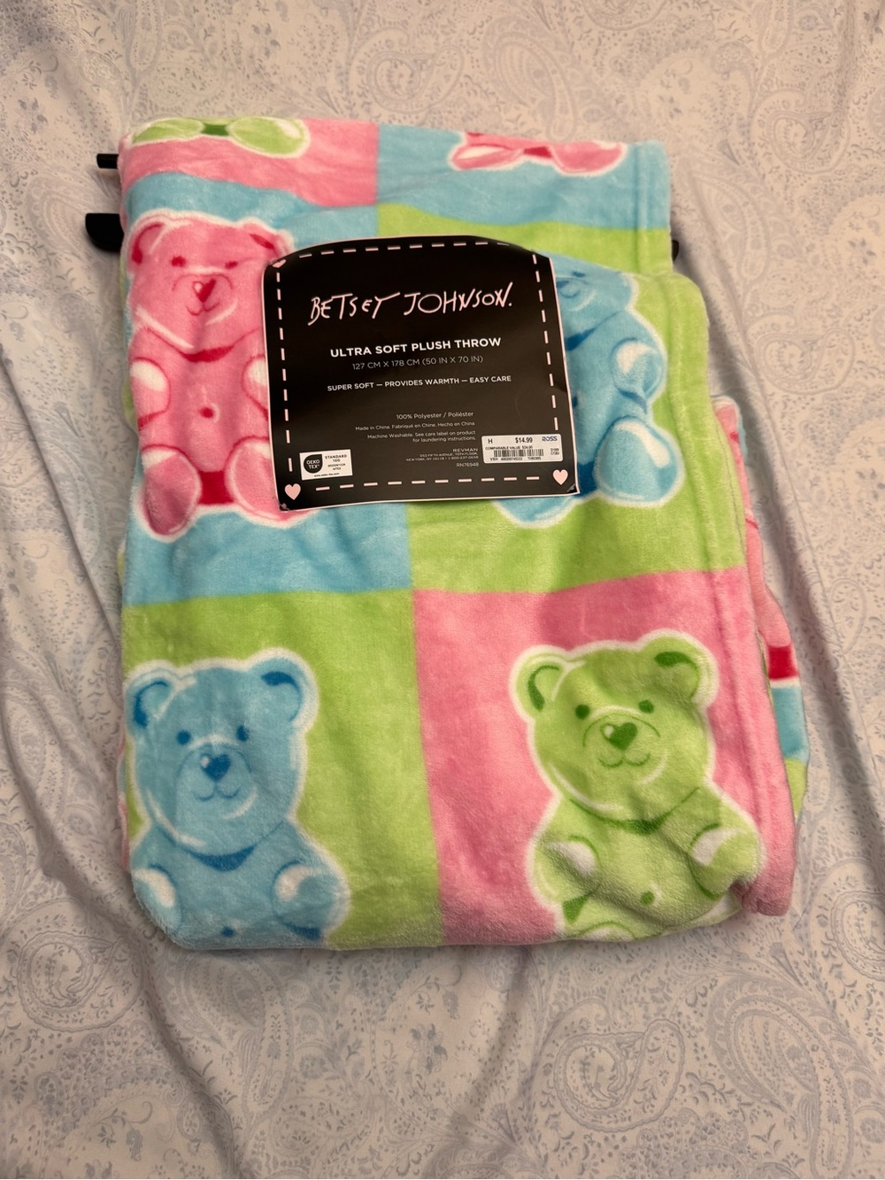 Betsey Johnson Kids Gummy Bears Plush Throw Blanket - Pink, Blue, Green